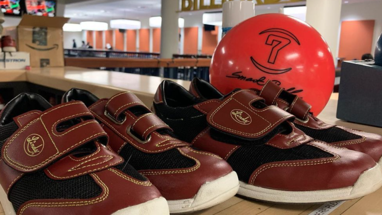 Velcro bowling shoes store